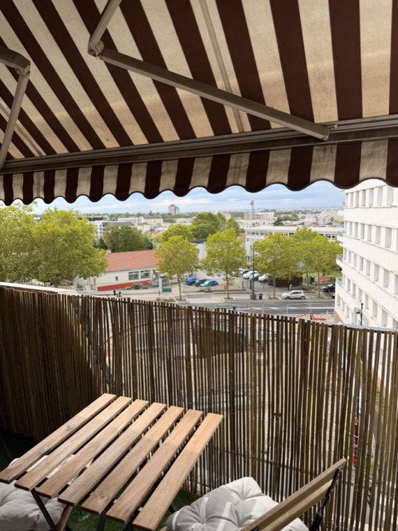 Le balcon et son store