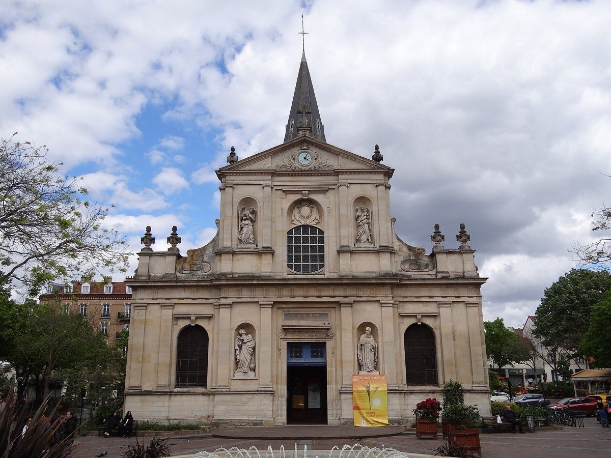 La façade de l'église Saint-Pierre-Saint-Paul de Rueil-Malmaison
